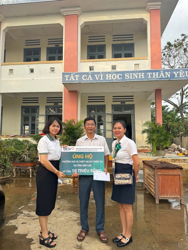 BIDV chung tay sẻ chia cùng đồng bào vùng bão lũ miền Trung