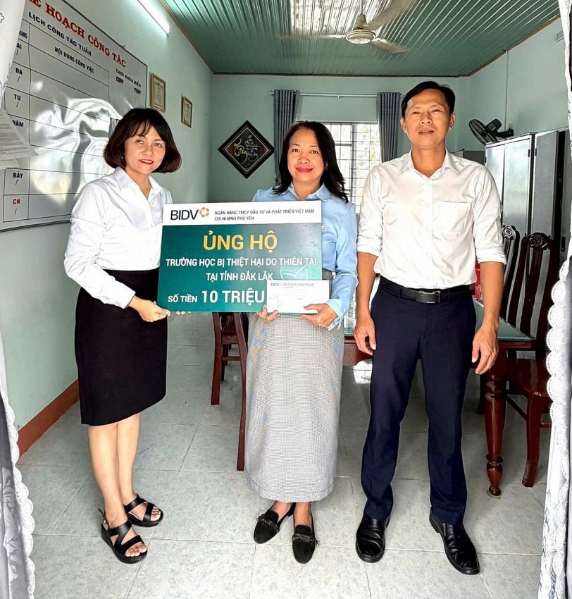 BIDV chung tay sẻ chia cùng đồng bào vùng bão lũ miền Trung