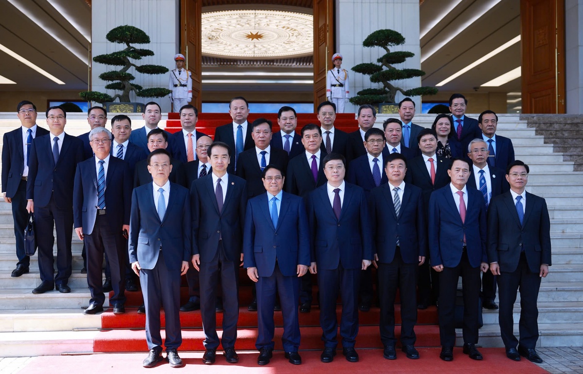 Thủ tướng đề nghị đẩy mạnh hợp tác kinh tế xanh, trí tuệ nhân tạo với Quảng Tây