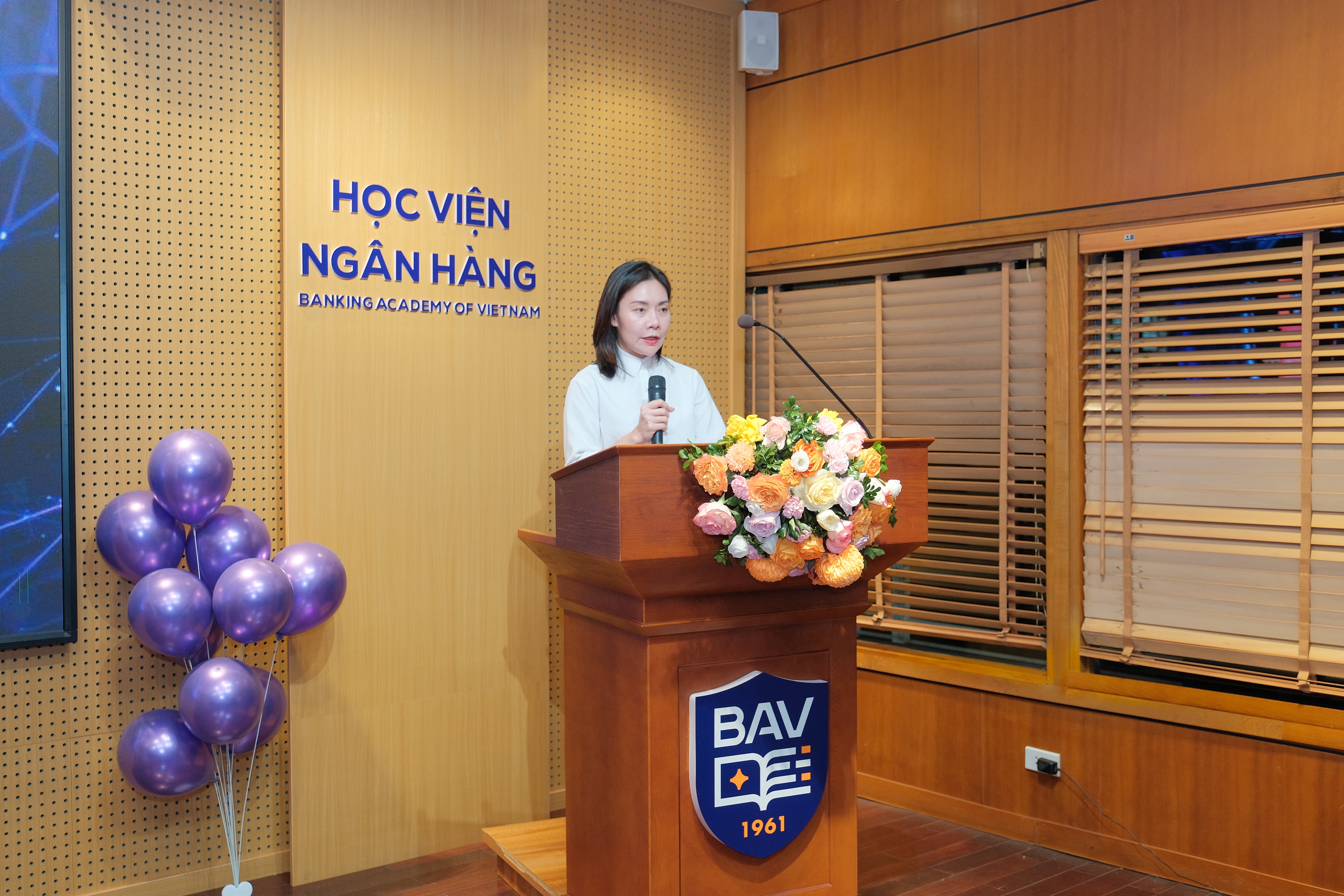 Sinh viên rèn luyện tư duy chiến lược trong quản lý dự án thực tiễn