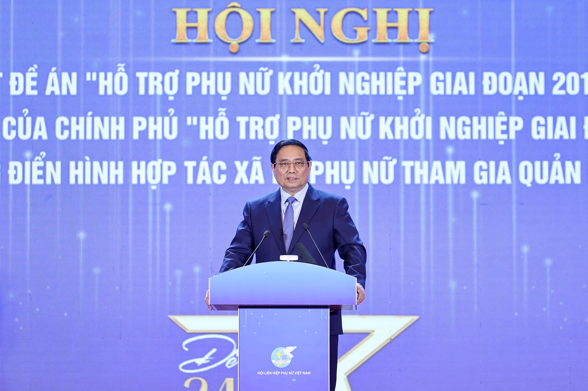 Thủ tướng cho biết, trong suốt chiều dài lịch sử của cách mạng Việt Nam, Đảng, Nhà nước ta luôn đặc biệt quan tâm đến sự phát triển của phụ nữ và công tác phụ nữ - Ảnh: VGP/Nhật Bắc