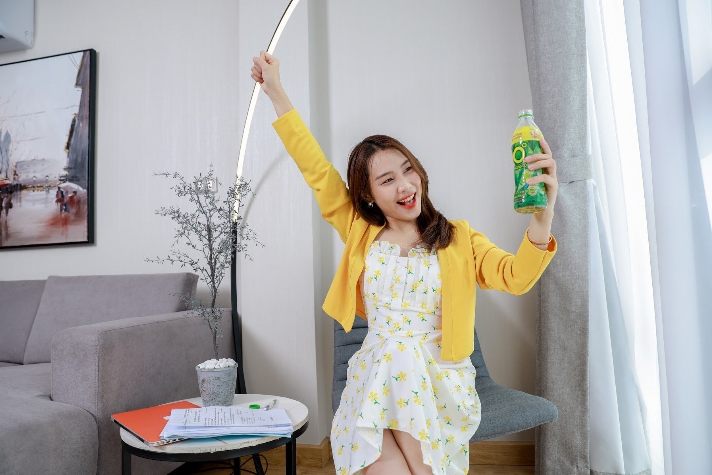 Áp lực có thể nặng nề, nhưng một khoảnh khắc thư giãn đúng lúc với Trà Xanh Không Độ giúp giải nhiệt cuộc sống, đem lại cảm hứng cho những ý tưởng bất ngờ.