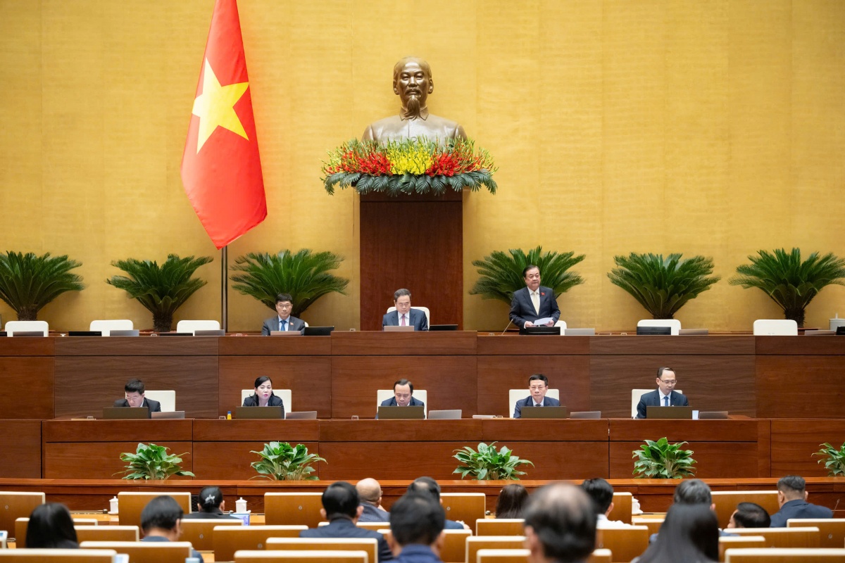 Phó Chủ tịch Quốc hội Lê Minh Hoan điều hành phiên họp