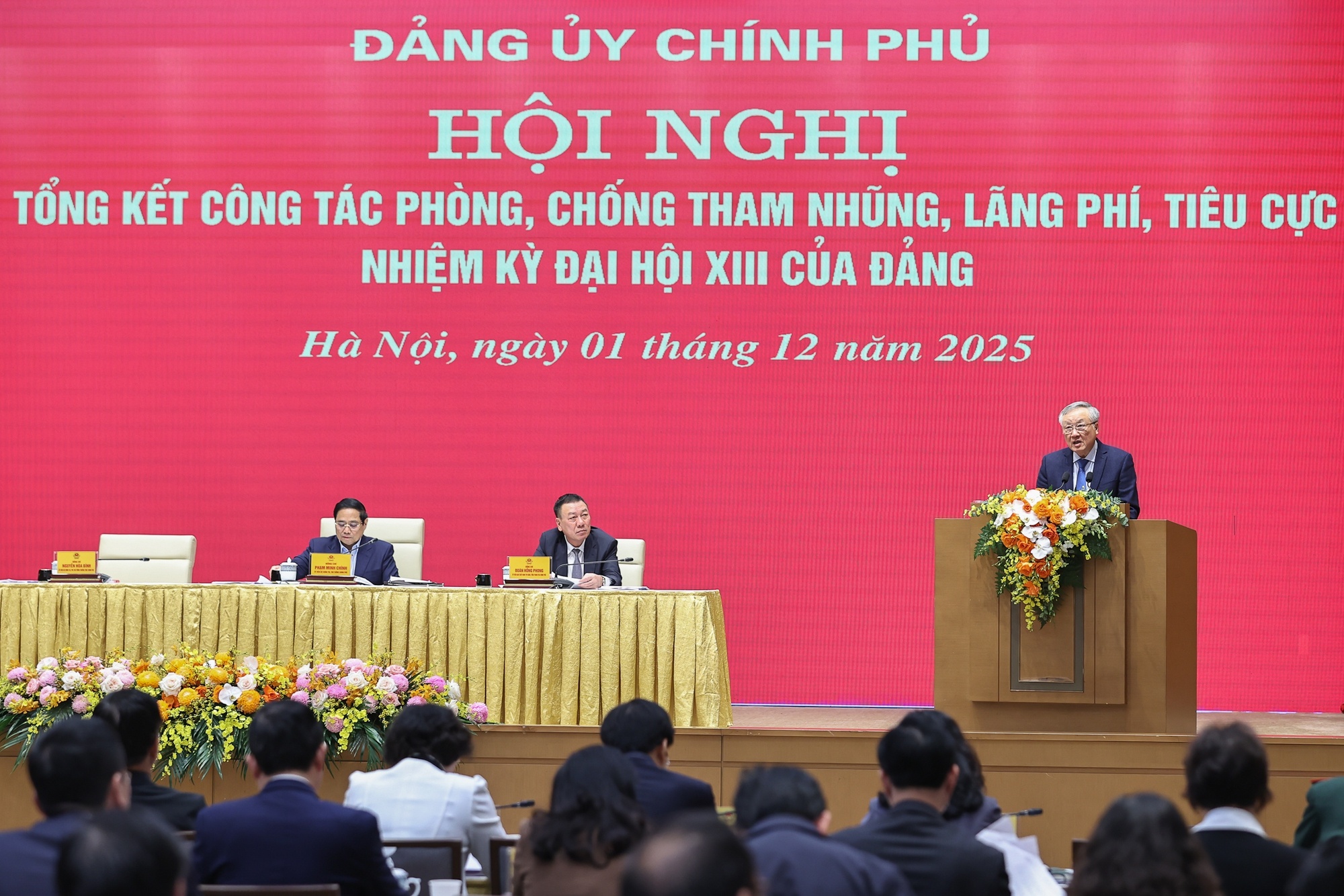 Phó Thủ tướng Thường trực Chính phủ Nguyễn Hòa Bình nêu rõ, Hội nghị cần đánh giá khách quan, toàn diện kết quả đã đạt được; đồng thời chỉ rõ những hạn chế, khó khăn, vướng mắc và nguyên nhân trong việc triển khai công tác phòng, chống tham nhũng, lãng phí, tiêu cực - Ảnh: VGP/Nhật Bắc Phó Thủ tướng Thường trực Chính phủ Nguyễn Hòa Bình nêu rõ, Hội nghị cần đánh giá khách quan, toàn diện kết quả đã đạt được; đồng thời chỉ rõ những hạn chế, khó khăn, vướng mắc và nguyên nhân trong việc triển khai công tác phòng, chống tham nhũng, lãng ph