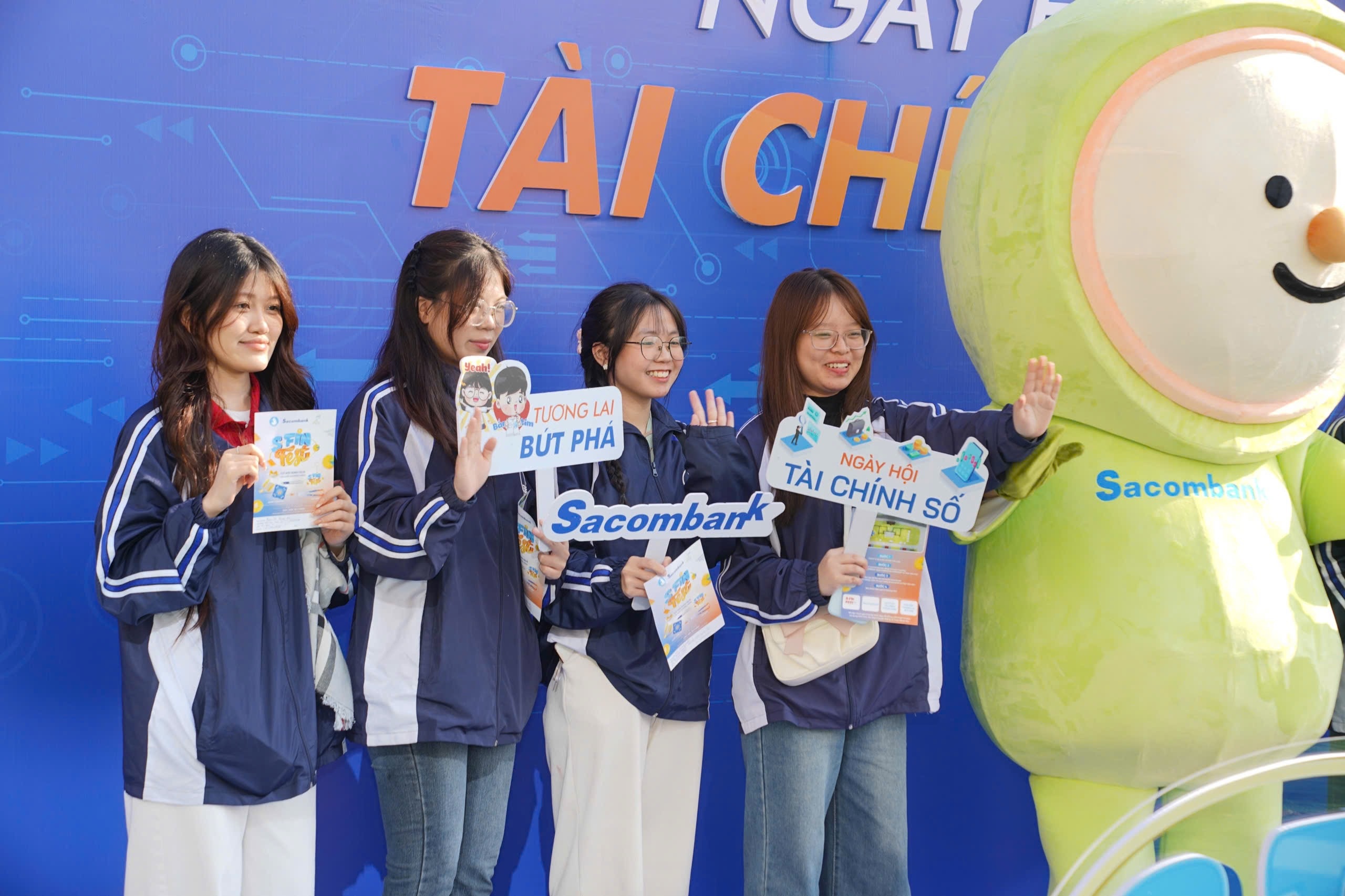 Sacombank cùng thế hệ trẻ lan toả tinh thần “Tài chính thông minh – tương lai bứt phá” qua S-Finfest 2025 Sacombank cùng thế hệ trẻ lan toả tinh thần “Tài chính thông minh – tương lai bứt phá” qua S-Finfest 2025