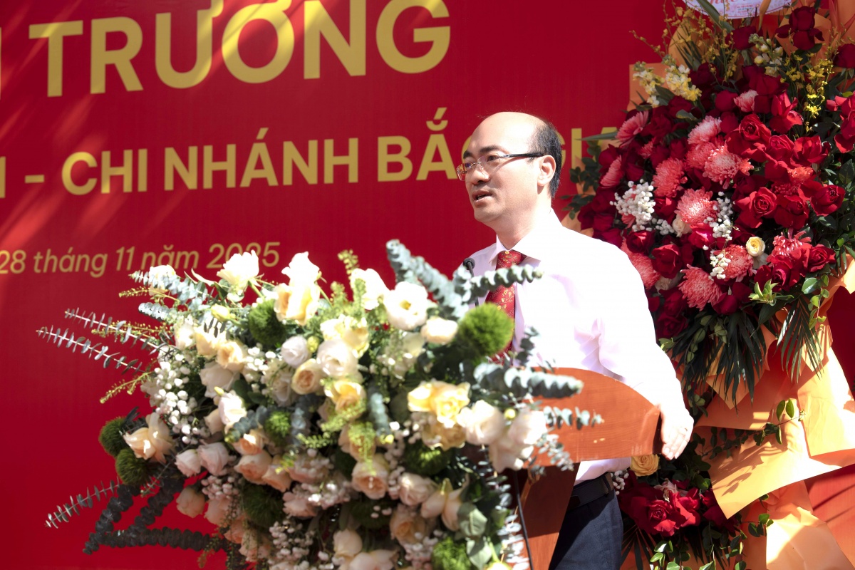 Ông Tạ Thành Long - Giám đốc NHNN khu vực 12 gửi lời chúc mừng và phát biểu tại Lễ Khai trương PGD số 1 – Co-opBank chi nhánh Bắc Giang