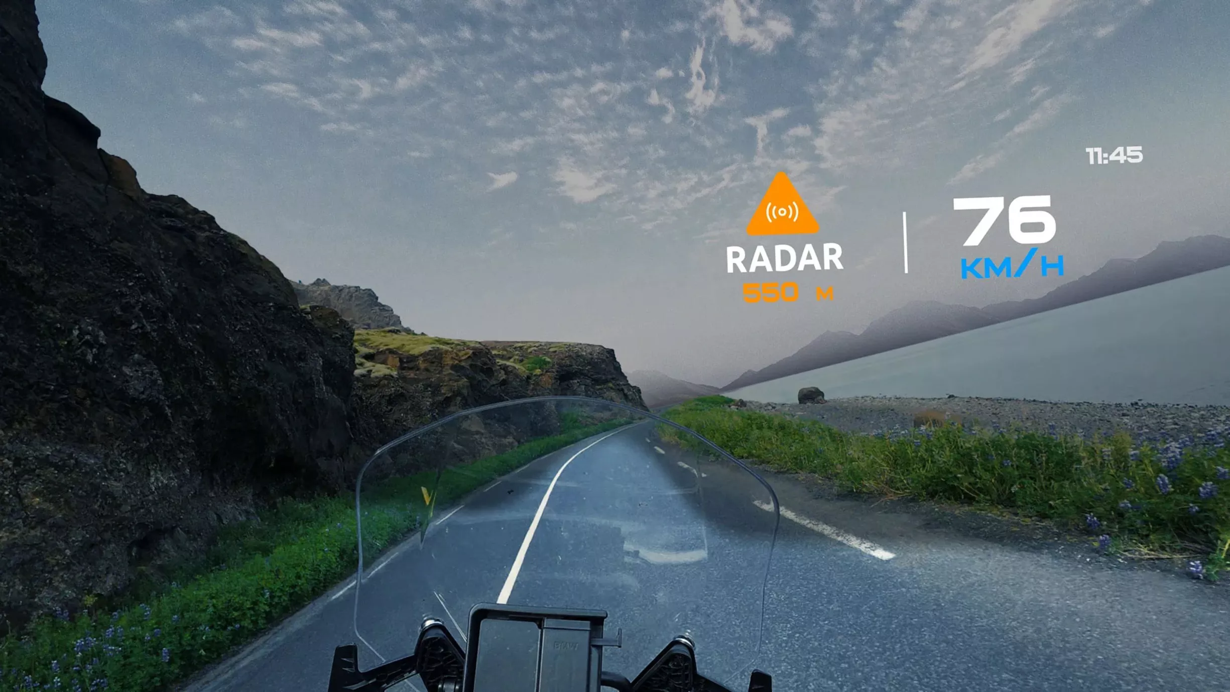 Mũ bảo hiểm thông minh của Shoei cho trải nghiệm lái xe như Iron Man