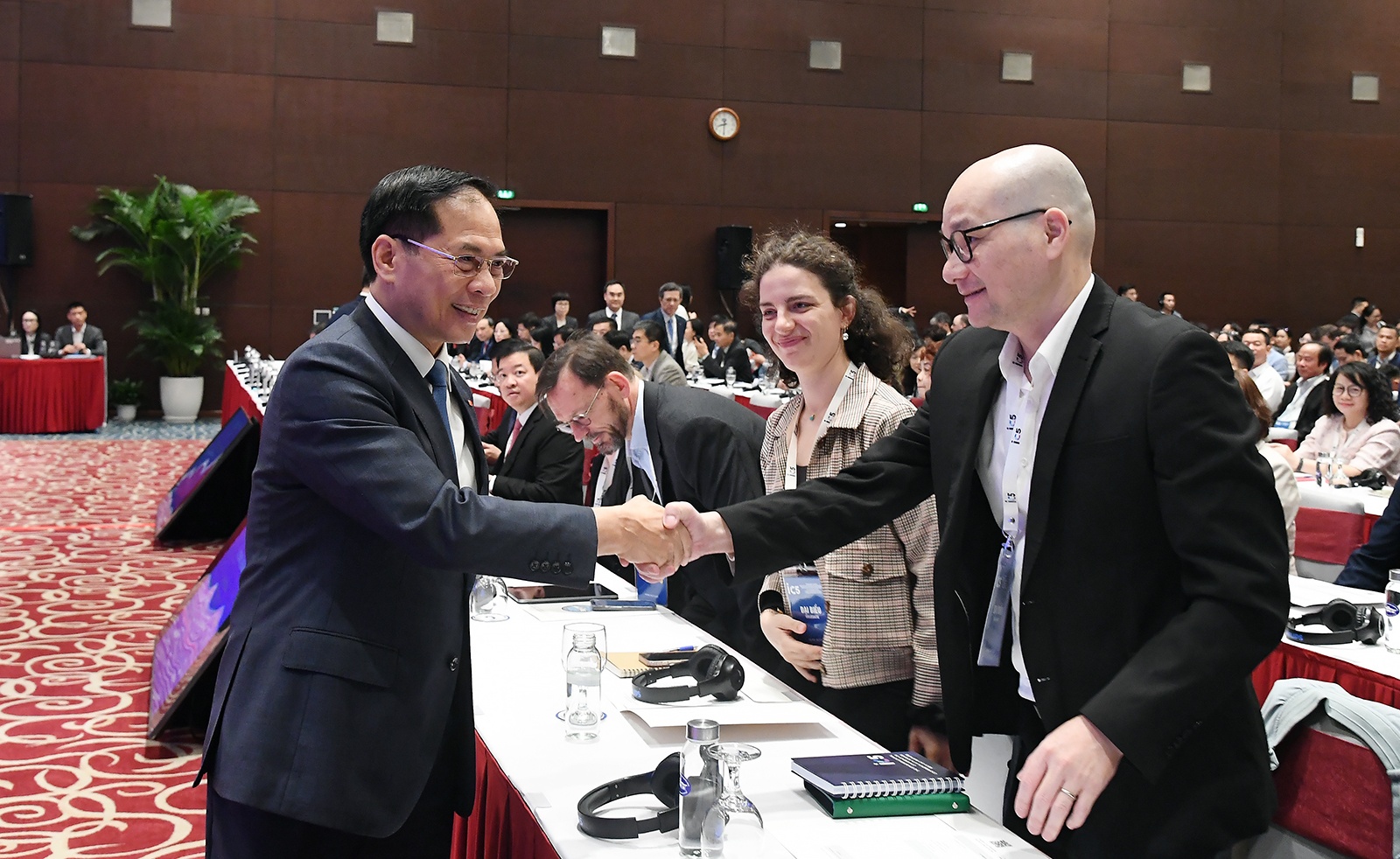 Phó Thủ tướng Chính phủ Bùi Thanh Sơn dự Hội nghị Quốc tế lần thứ V về hợp tác giữa Việt Nam và các tổ chức PCPNN, các đối tác vì sự phát triển thịnh vượng và bền vững - Ảnh: VGP/Hải Minh