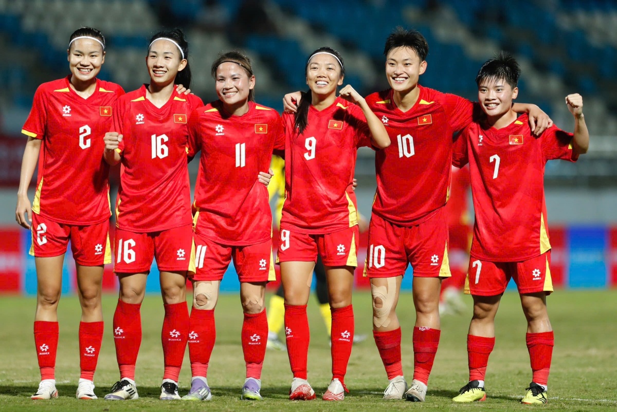 Cơn mưa bàn thắng “7 sao”: đội tuyển nữ thị uy sức mạnh ngày ra quân SEA games 33 Cơn mưa bàn thắng “7 sao”: đội tuyển nữ thị uy sức mạnh ngày ra quân SEA games 33