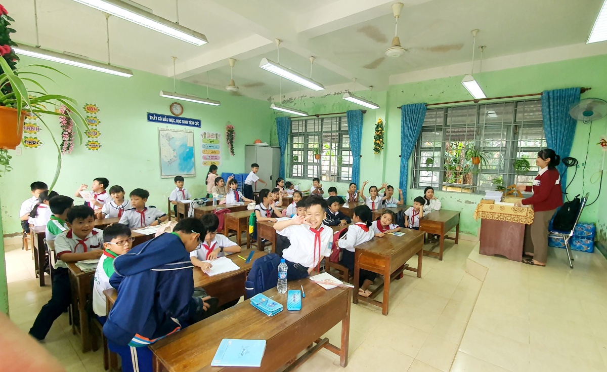 undefined Thời báo Ngân hàng chung tay hỗ trợ vùng lũ