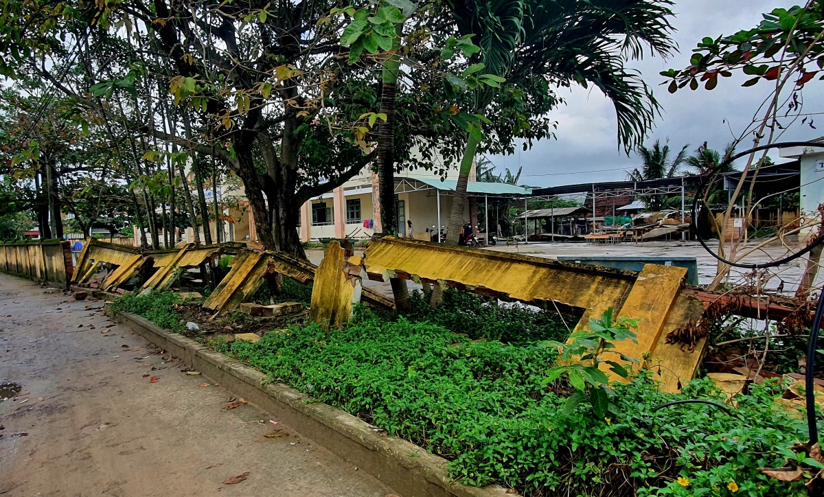 undefined Thời báo Ngân hàng chung tay hỗ trợ vùng lũ