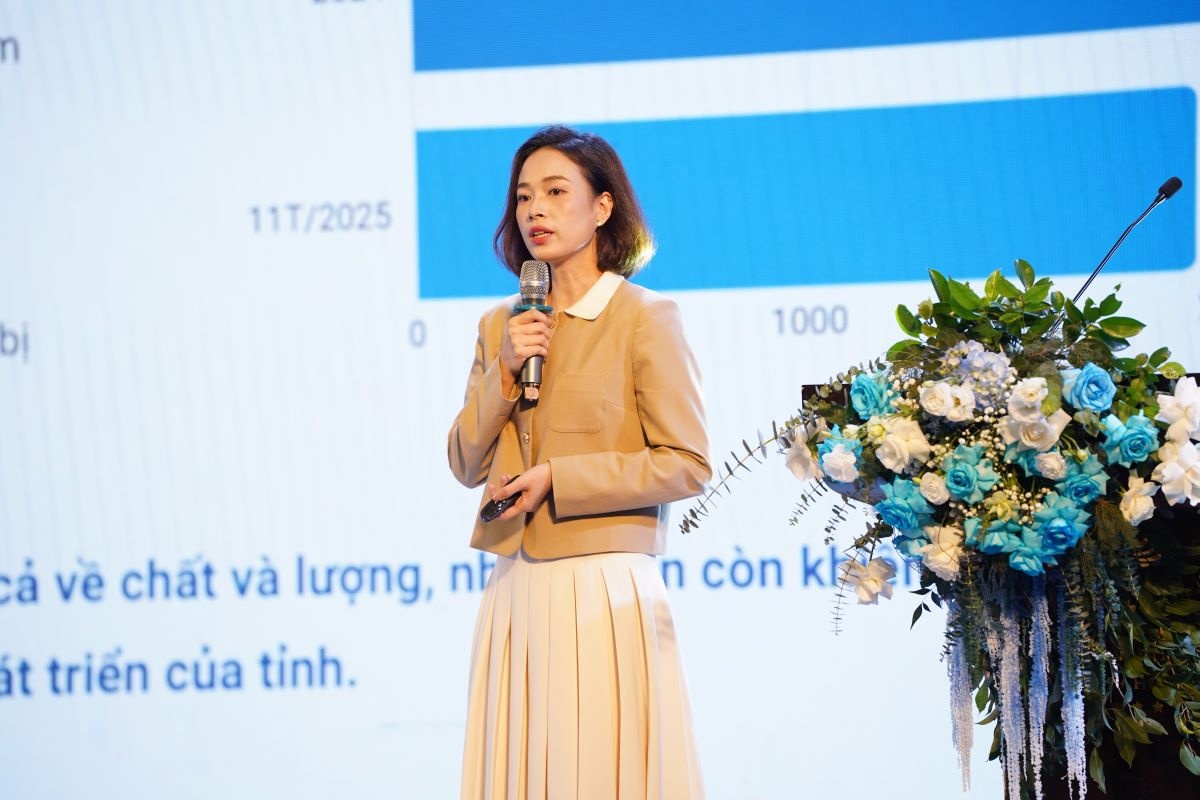 Bà Phạm Thị Miền phát biểu tại hội thảo