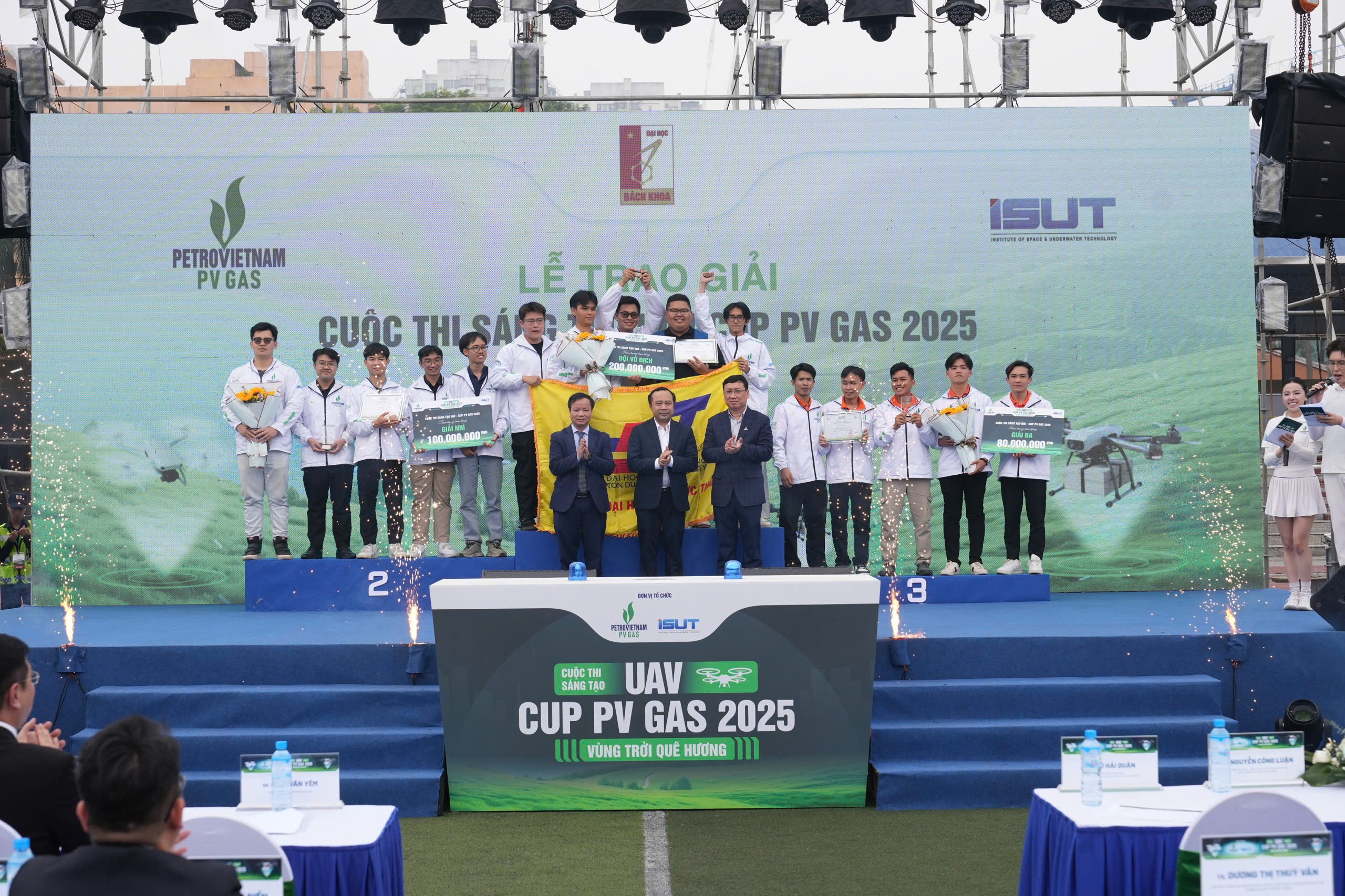 UAV Cup PVGAS 2025 - Nơi thế hệ trẻ Việt Nam khẳng định khát vọng làm chủ bầu trời UAV Cup PVGAS 2025 - Nơi thế hệ trẻ Việt Nam khẳng định khát vọng làm chủ bầu trời