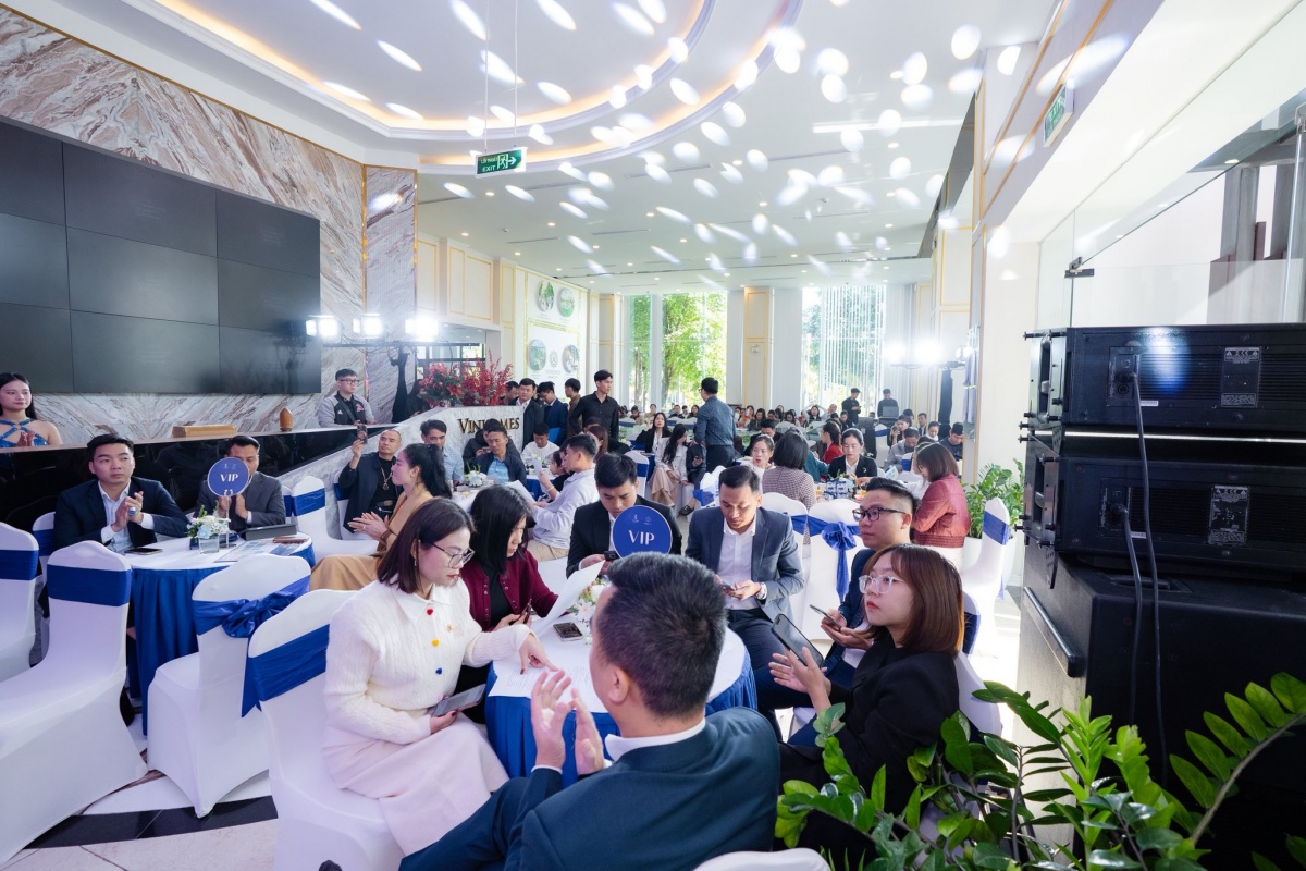 99% giở hàng của tòa A2 - K-Park đã được “quét sạch” trong 1 giờ mở bán đầu tiên 99% giở hàng của tòa A2 - K-Park đã được “quét sạch” trong 1 giờ mở bán đầu tiên