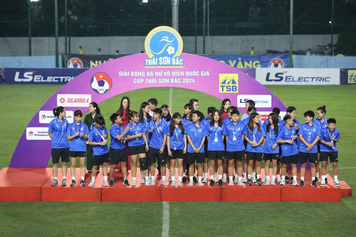 CLB nữ Thái Nguyên T&T có thể cạnh tranh huy chương tại giải VĐQG nữ nhờ sự đầu tư của bầu Hiển CLB nữ Thái Nguyên T&T có thể cạnh tranh huy chương tại giải VĐQG nữ nhờ sự đầu tư của bầu Hiển