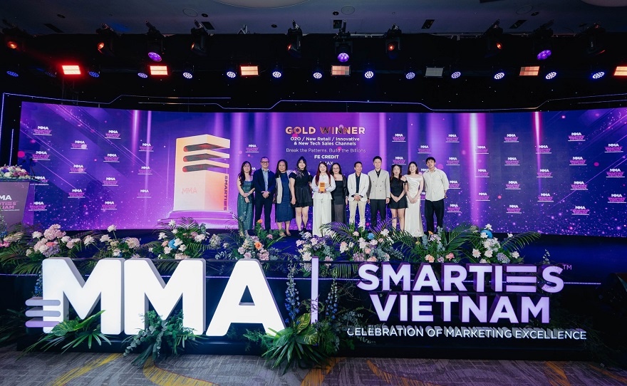 FE CREDIT đạt Giải Vàng tại hạng mục O2O/New Retail/Innovative & New Tech Sales Channels và Giải Đồng tại hạng mục Real-time Marketing. Ảnh: FE CREDIT