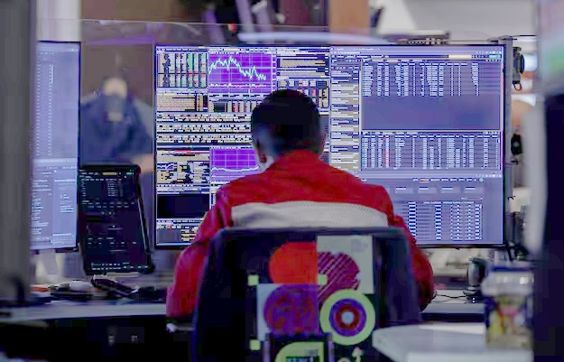 Sắc đỏ trở lại: S&P 500 rời đỉnh lịch sử khi nhà đầu tư chờ quyết định từ Fed Sắc đỏ trở lại: S&P 500 rời đỉnh lịch sử khi nhà đầu tư chờ quyết định từ Fed