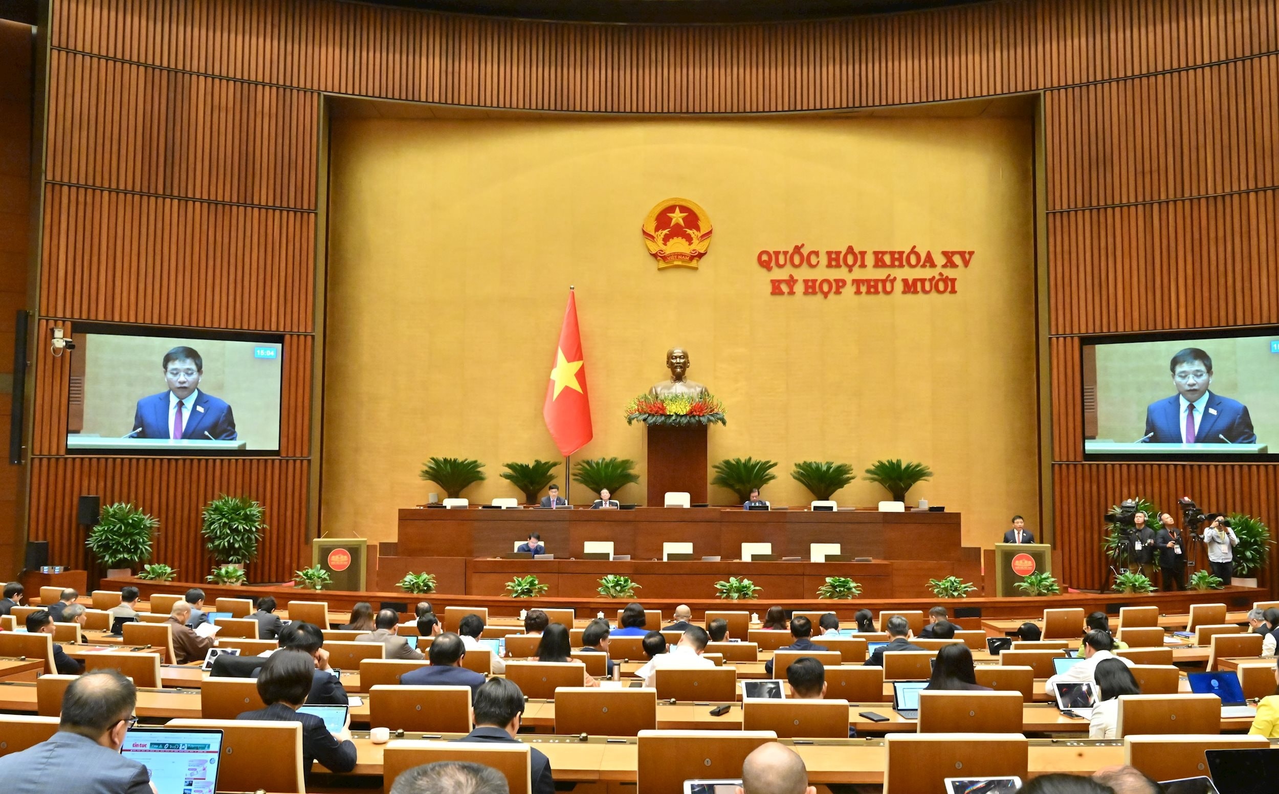 Quốc hội lắng nghe và thảo luận các vấn đề liên quan đến dự án Luật sửa đổi, bổ sung một số điều của Luật Thuế giá trị gia tăng