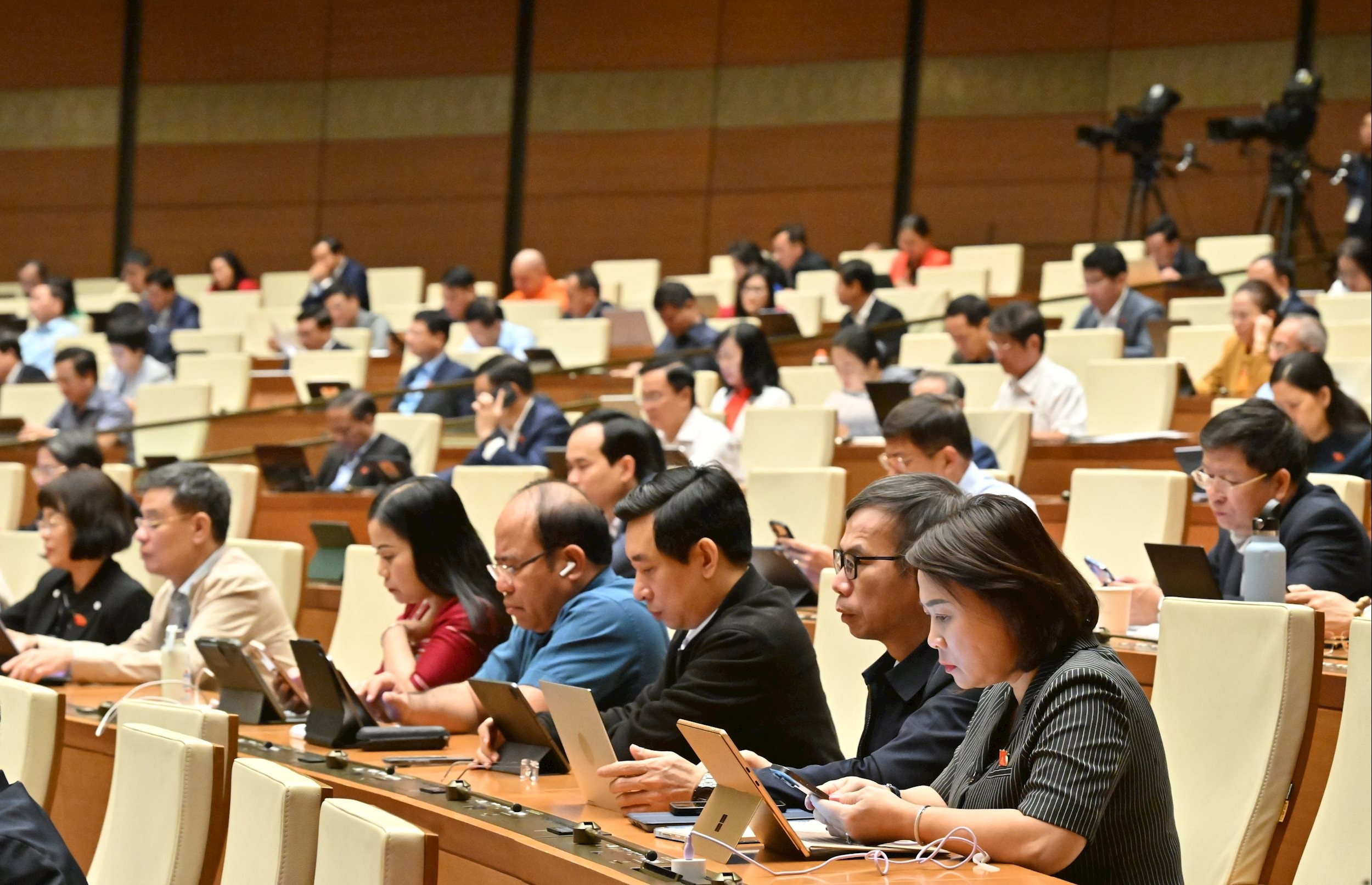 Các đại biểu dự phiên họp