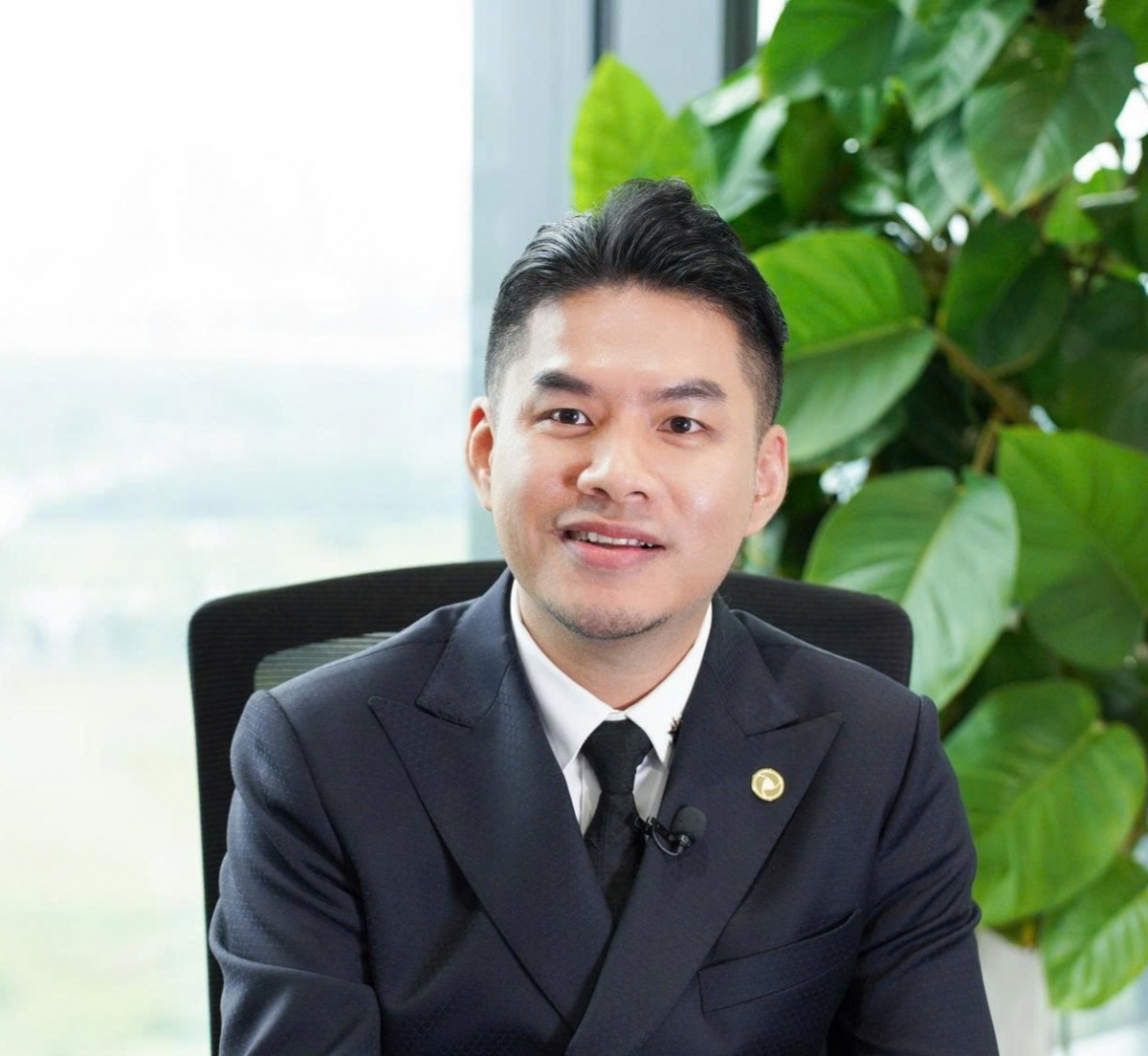 ông Nguyễn Đức Quân Tùng - Thành viên Hội đồng Quản trị kiêm Tổng Giám đốc Công ty Cổ phần Chứng khoán OCBS ông Nguyễn Đức Quân Tùng - Thành viên Hội đồng Quản trị kiêm Tổng Giám đốc Công ty Cổ phần Chứng khoán OCBS