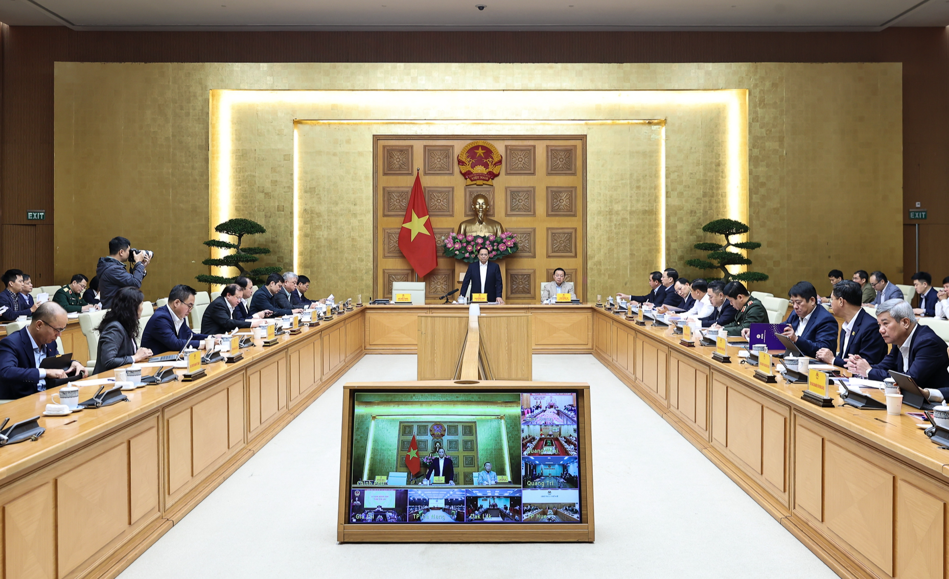 Thủ tướng chủ trì họp - Ảnh: VGP/Nhật Bắc Thủ tướng chủ trì họp - Ảnh: VGP/Nhật Bắc