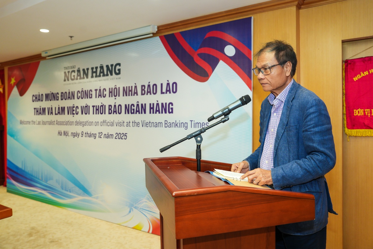 đồng chí Savanhkhone Razmountry – Chủ tịch Hội Nhà báo Lào chia sẻ tại buổi làm việc