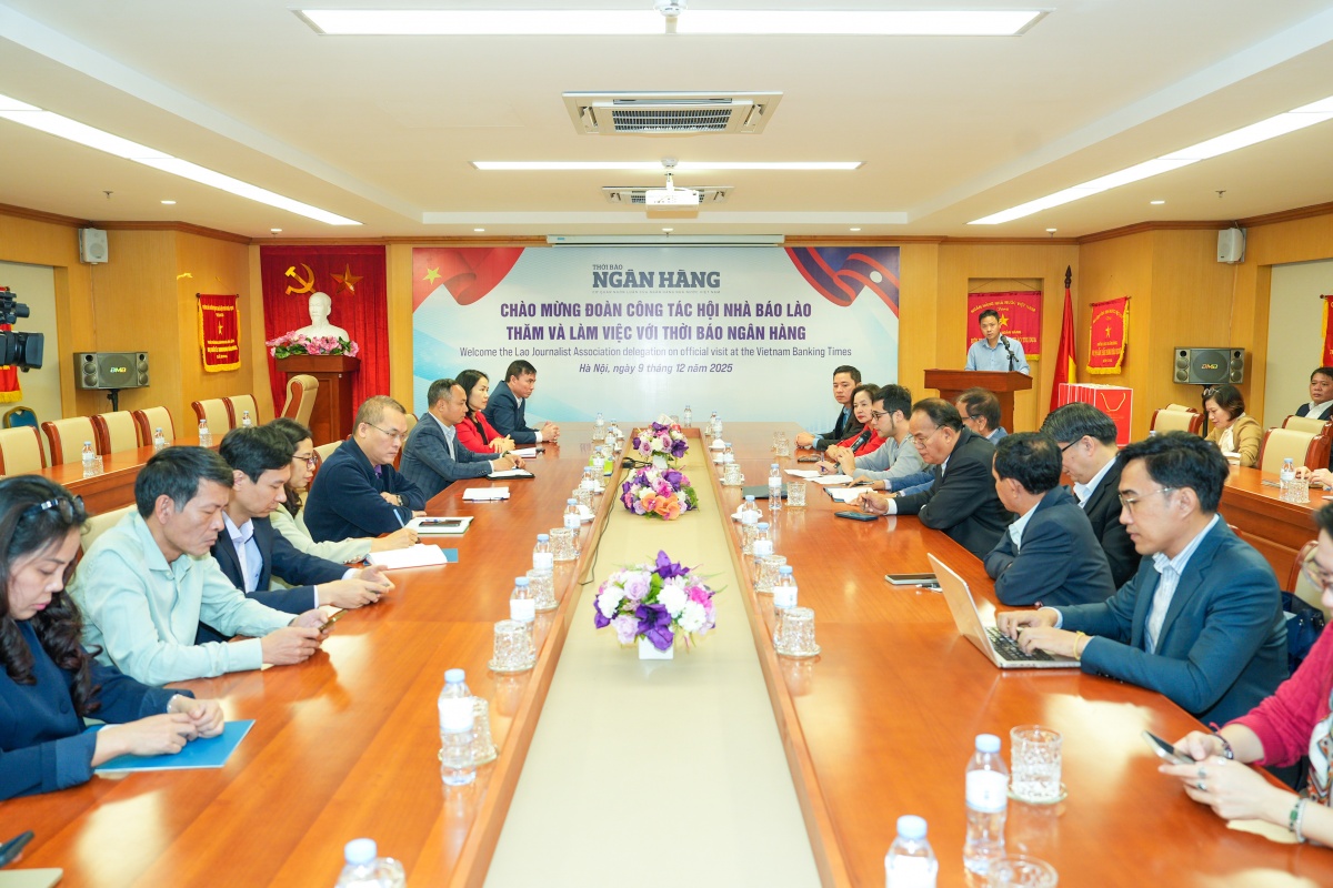 Quang cảnh buổi làm việc