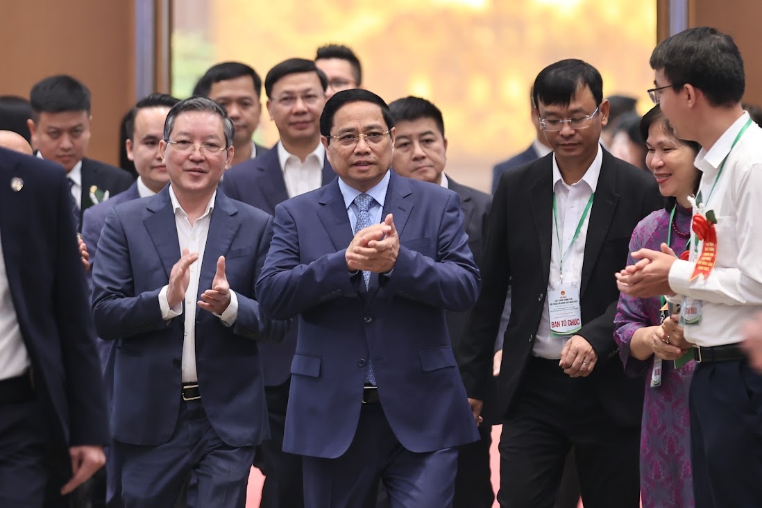 Thủ tướng tới dự Hội nghị đối thoại với nông dân năm 2025 - Ảnh: VGP/Nhật Bắc Thủ tướng tới dự Hội nghị đối thoại với nông dân năm 2025 - Ảnh: VGP/Nhật Bắc