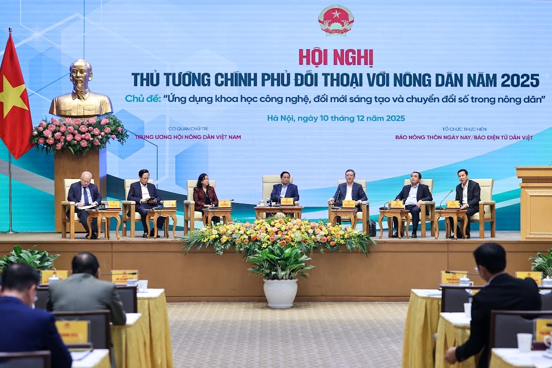 Thủ tướng và đại diện lãnh đạo Đảng, các bộ, ngành đối thoại với nông dân - Ảnh: VGP/Nhật Bắc Thủ tướng và đại diện lãnh đạo Đảng, các bộ, ngành đối thoại với nông dân - Ảnh: VGP/Nhật Bắc