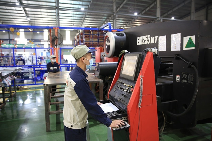 Hệ thống máy móc ứng dụng công nghệ cao tại Công ty cổ phần Kỹ thuật công nghiệp Á Châu. Ảnh: Nguyễn Quang