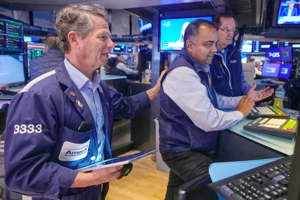 Fed tiếp sức, Phố Wall tiến sát đỉnh lịch sử Fed tiếp sức, Phố Wall tiến sát đỉnh lịch sử