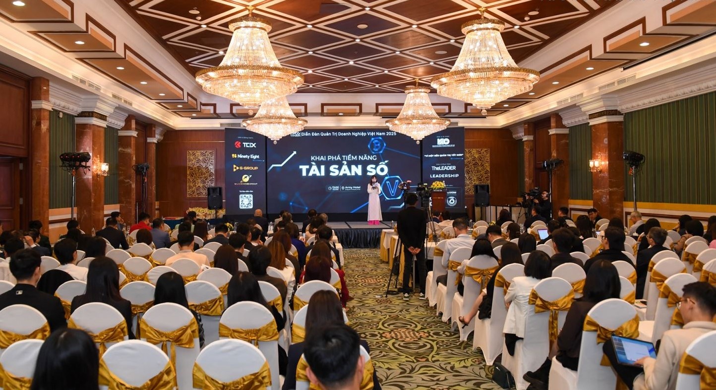 Quang cảnh diễn đàn Quang cảnh diễn đàn