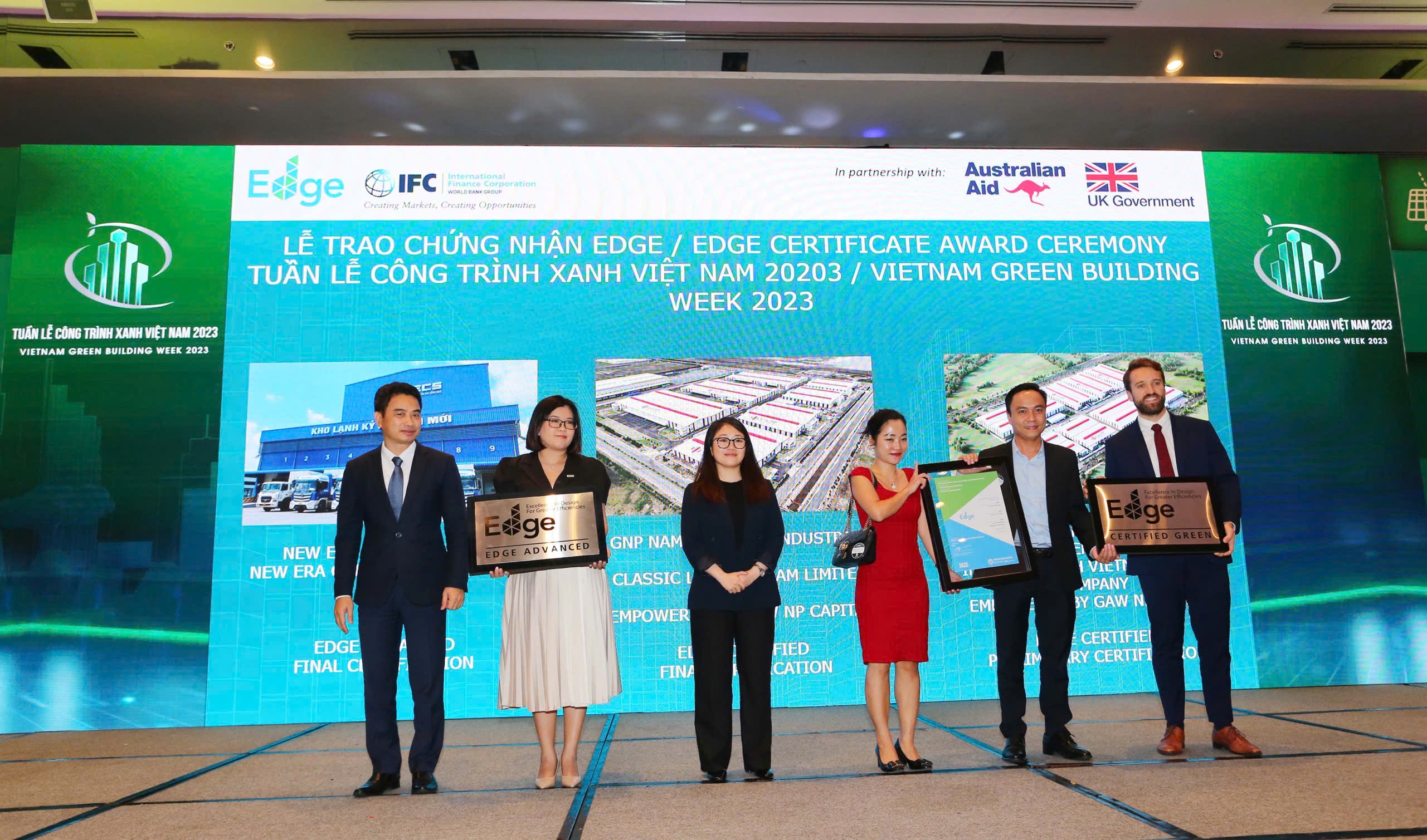 Đại diện NECS nhận chứng nhận Edge tại Tuần Lễ Công Trình Xanh Việt Nam 2023 Đại diện NECS nhận chứng nhận Edge tại Tuần Lễ Công Trình Xanh Việt Nam 2023