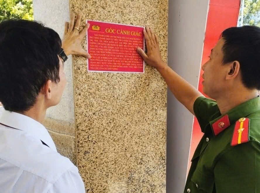 Chặn đứng lừa đảo công nghệ cao ngay tại quầy giao dịch ngân hàng Chặn đứng lừa đảo công nghệ cao ngay tại quầy giao dịch ngân hàng