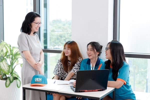 UEH đồng hành kiến tạo tương lai, sức khỏe nghề nghiệp và phúc lợi việc làm