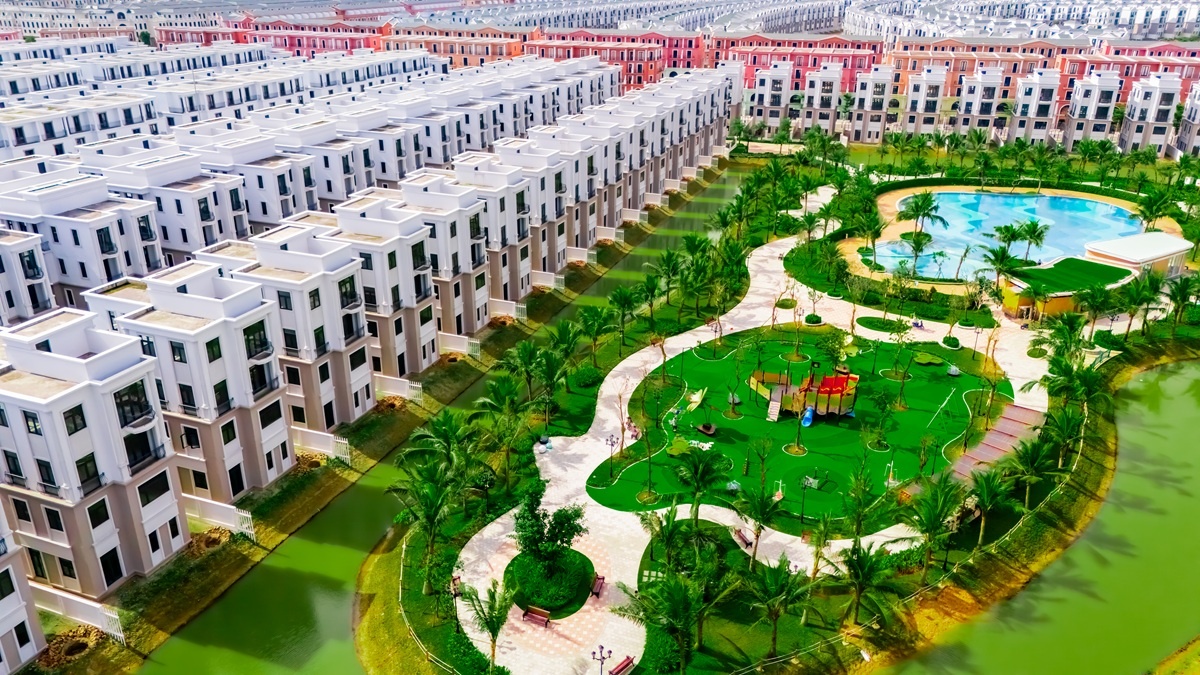 Vịnh Xanh mang đến thế giới riêng tư và yên bình, tách biệt khỏi cuộc sống xô bồ chốn thị thành Vịnh Xanh mang đến thế giới riêng tư và yên bình, tách biệt khỏi cuộc sống xô bồ chốn thị thành