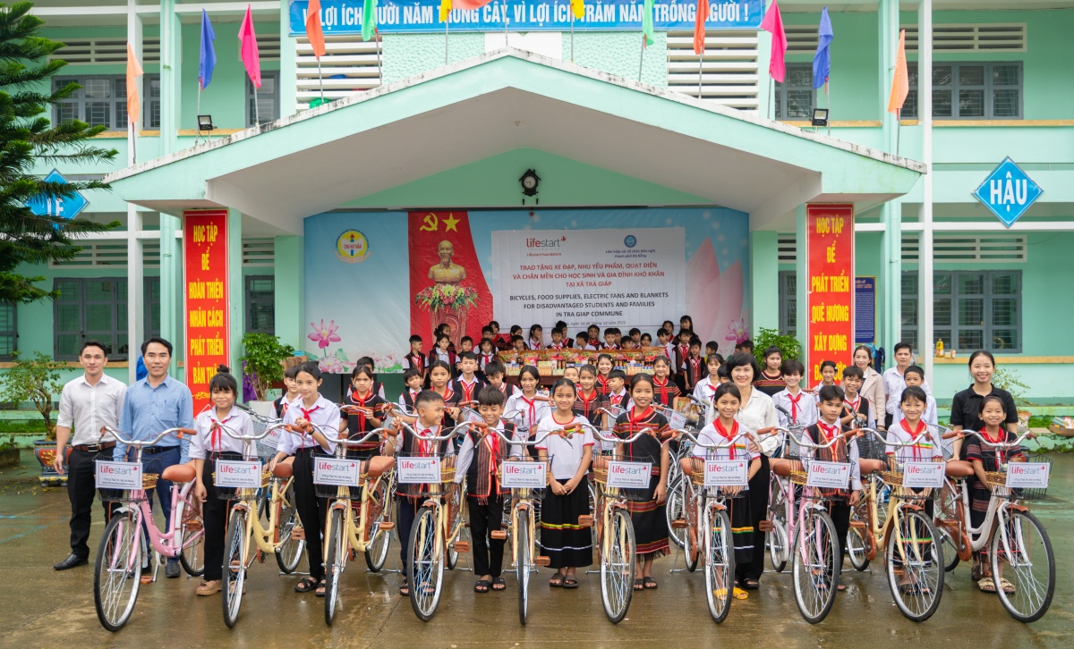 Lifestart Foundation cam kết hỗ trợ  9 tỷ đồng cho học sinh nghèo, có hoàn cảnh khó khăn.