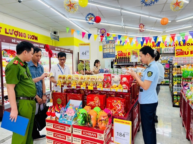 Hà Nội nâng cao trách nhiệm và triển khai các biện pháp bảo đảm an toàn thực phẩm của các cấp, ngành từ Thành phố đến phường, xã.