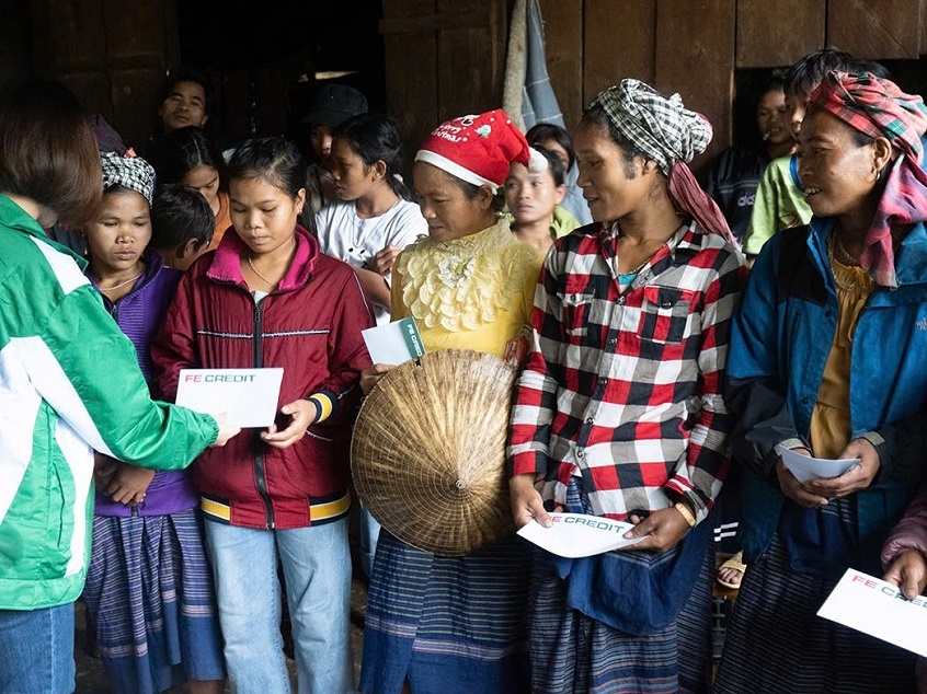 FE CREDIT triển khai gói giảm lãi suất hỗ trợ người dân vùng lũ phục hồi sinh kế FE CREDIT triển khai gói giảm lãi suất hỗ trợ người dân vùng lũ phục hồi sinh kế