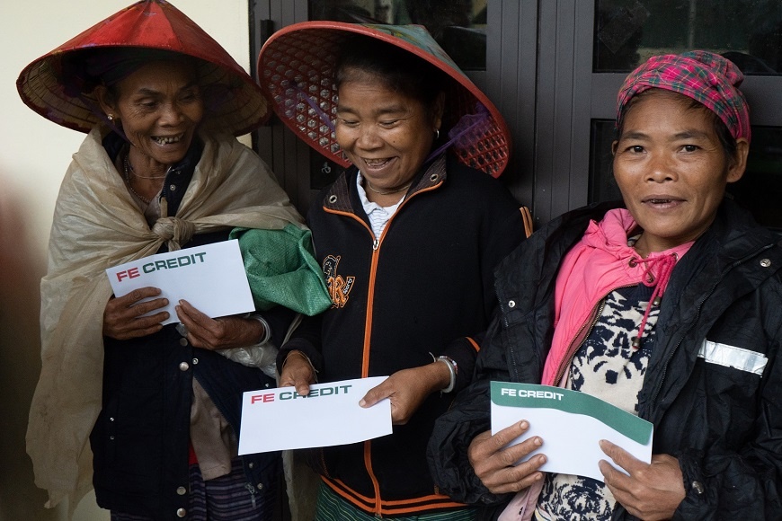 FE CREDIT triển khai gói giảm lãi suất hỗ trợ người dân vùng lũ phục hồi sinh kế FE CREDIT triển khai gói giảm lãi suất hỗ trợ người dân vùng lũ phục hồi sinh kế