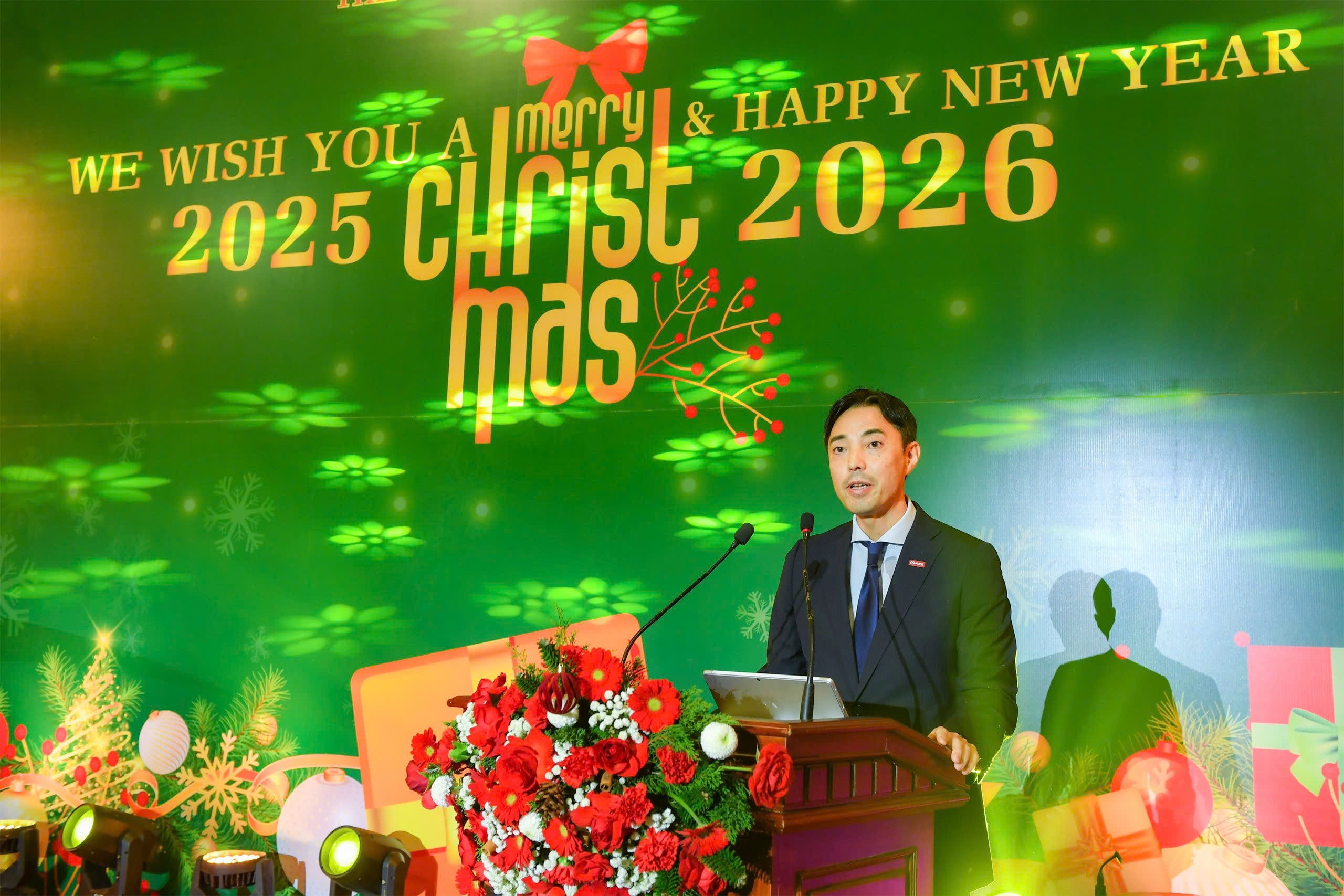 Ông Takao Nozaki, Chủ tịch của Nhóm Công tác ngân hàng (BWG) phát biểu tại buổi gặp mặt - Ảnh Hoàng Giáp Ông Takao Nozaki, Chủ tịch của Nhóm Công tác ngân hàng (BWG) phát biểu tại buổi gặp mặt - Ảnh Hoàng Giáp