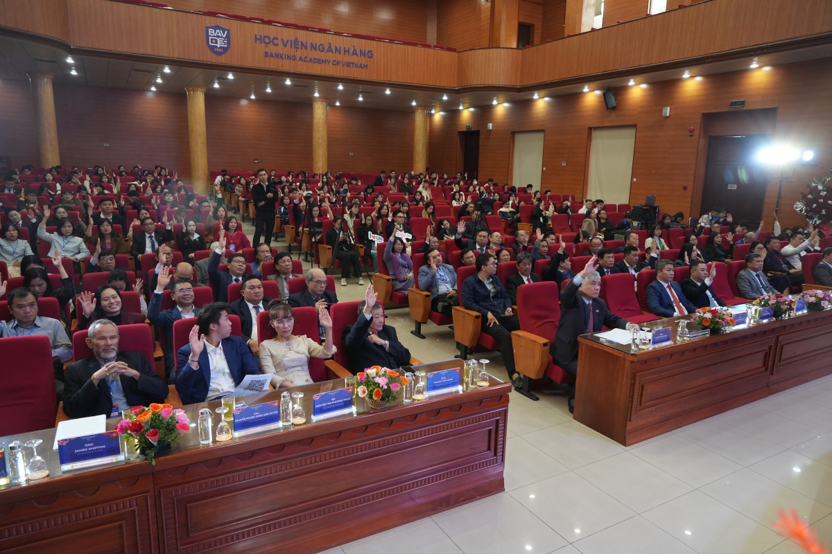 Phó Thống đốc NHNN Nguyễn Ngọc Cảnh được bầu làm Chủ tịch Hội Hữu nghị Việt - Anh khóa V Phó Thống đốc NHNN Nguyễn Ngọc Cảnh được bầu làm Chủ tịch Hội Hữu nghị Việt - Anh khóa V