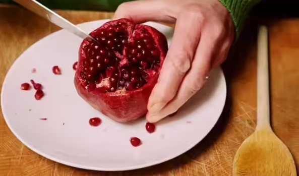 8 lí do nên ăn một bát lựu mỗi ngày vào bữa sáng 8 lí do nên ăn một bát lựu mỗi ngày vào bữa sáng