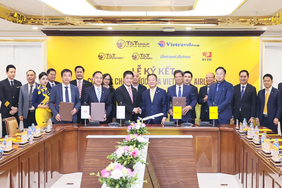 Vietravel Airlines là mảnh ghép hoàn thiện cấu trúc hệ sinh thái hàng không mà T&T Group theo đuổi. Vietravel Airlines là mảnh ghép hoàn thiện cấu trúc hệ sinh thái hàng không mà T&T Group theo đuổi.