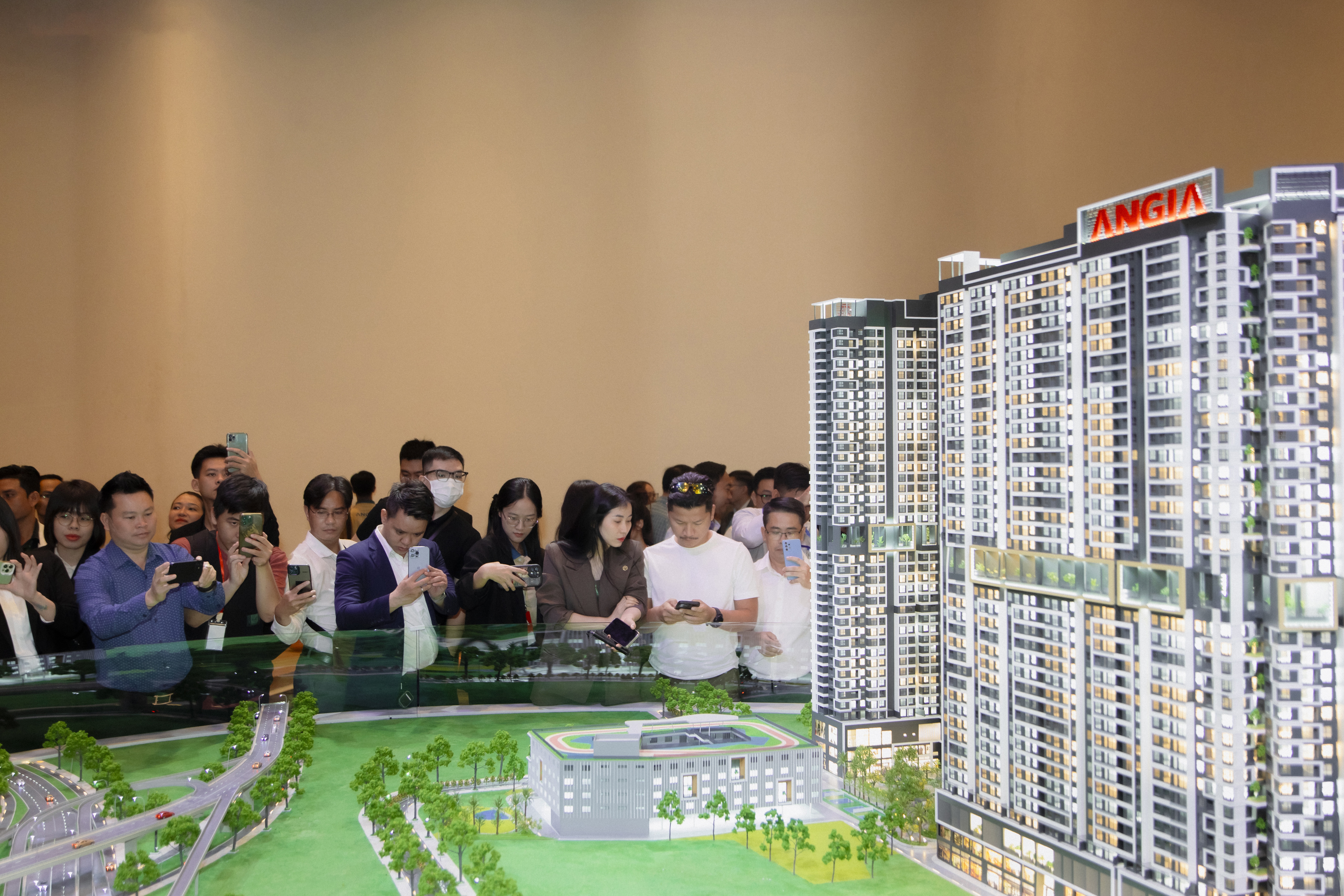 “Mách nước” nhà đầu tư tránh lãi suất thả nổi