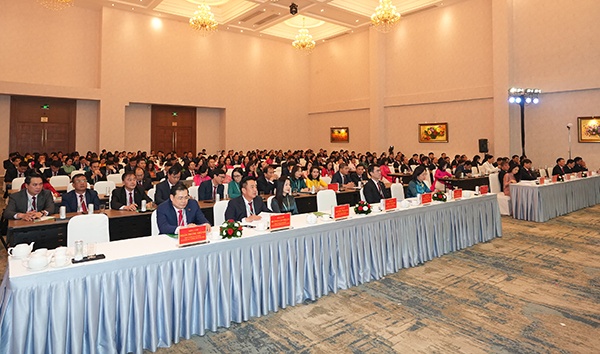 Xây dựng tổ chức Công đoàn vững mạnh, đồng hành cùng chuyên môn thực hiện thắng lợi nhiệm vụ trong giai đoạn mới Xây dựng tổ chức Công đoàn vững mạnh, đồng hành cùng chuyên môn thực hiện thắng lợi nhiệm vụ trong giai đoạn mới