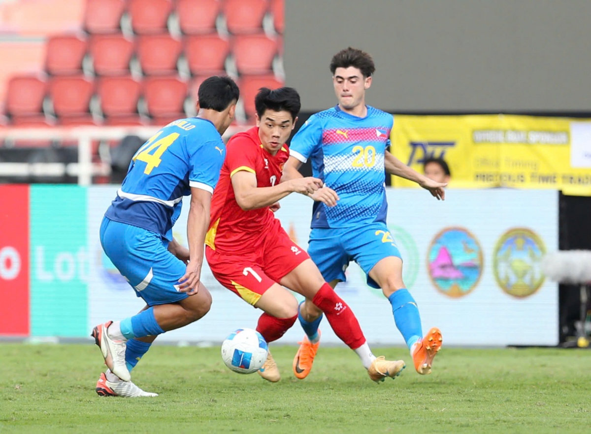 Hai phút cuối định đoạt số phận: U22 Việt Nam bước qua Philippines để vào chung kết SEA Games 33