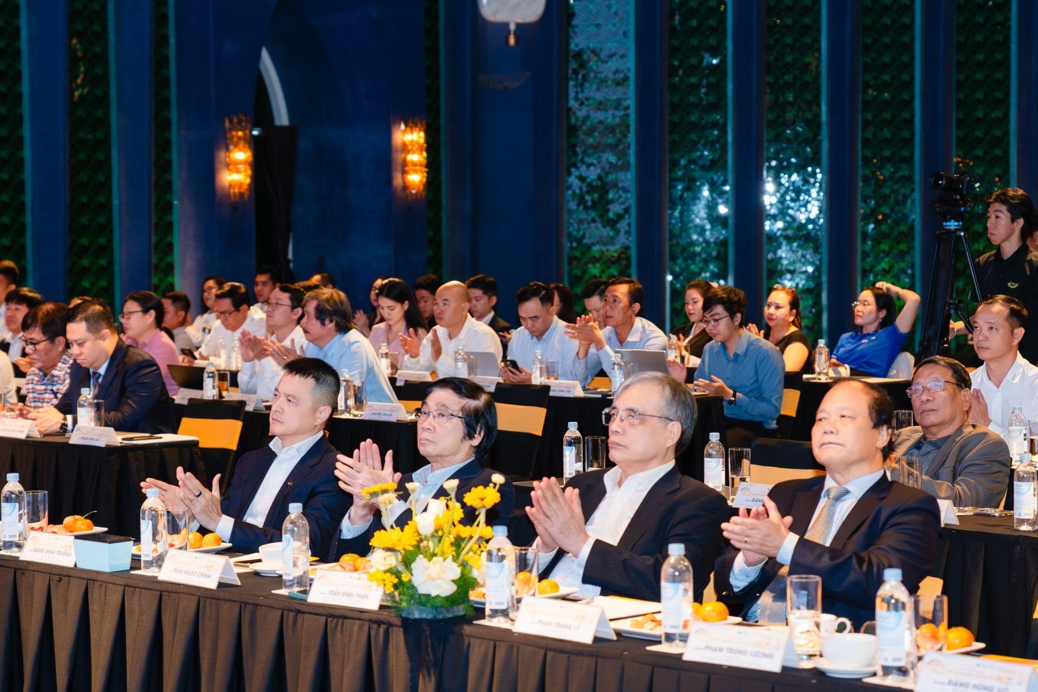 Các chuyên gia hàng đầu trong các lĩnh vực tham dự tại hội thảo Các chuyên gia hàng đầu trong các lĩnh vực tham dự tại hội thảo