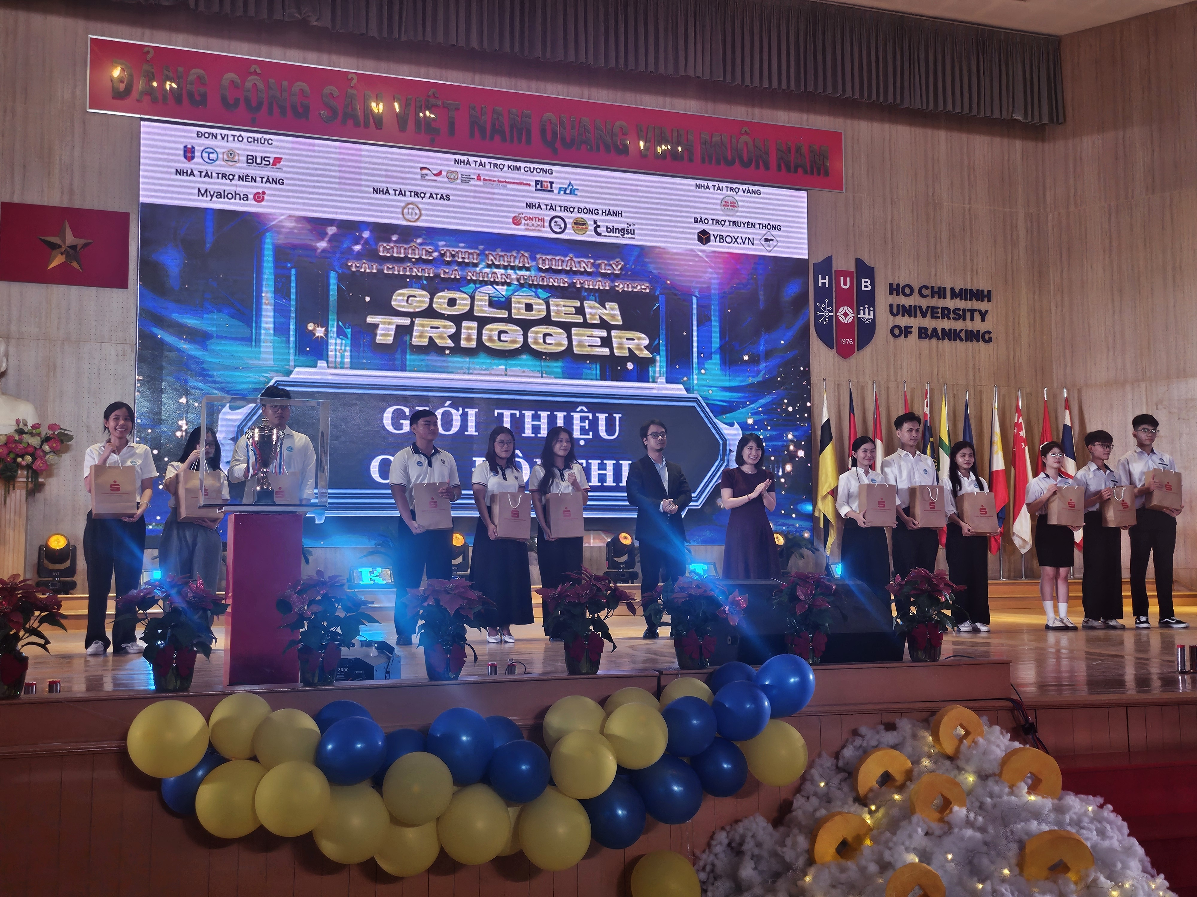 Các phần thi được thiết kế chặt chẽ, có tính phân hóa rõ rệt, qua đó đánh giá toàn diện năng lực quản lý tài chính cá nhân của từng đội thi Các phần thi được thiết kế chặt chẽ, có tính phân hóa rõ rệt, qua đó đánh giá toàn diện năng lực quản lý tài chính cá nhân của từng đội thi