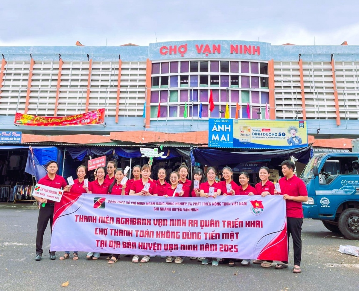 Công tác tuyên truyền thanh toán không dùng tiền mặt ở Khánh Hòa được đẩy mạnh, nhất là tại khu vực nông thôn, vùng sâu, vùng xa.